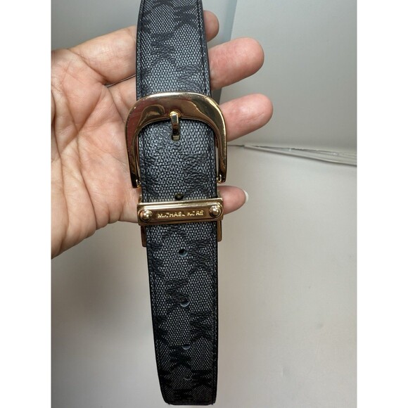 Michael Kors Genuine Leather Cambodia Black Logo/Solid Reversable Belt Sz L New - Picture 4 of 7